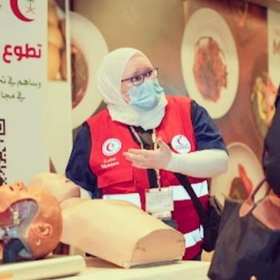 سأحقق حلمي واصبح سفيرة الأعمال التطوعية/اعشق الطب و لست ب طبيبه/من ذوي الجمال النادر/اطلق علي ملكة الحرف والكلمه 💛/كن ذا أثر واترك بسمه\سفيرة من سفيرات الحرم