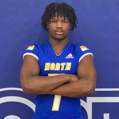 Bj Louis , 6’1 210 OLB/TE Co/2026 Omaha north highschool football, wrestling, track 3.3 gpa bench-250 squat- 405