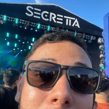 nem muito feio pra te fazer vergonha, nem muito bonito pra te dar trabalho