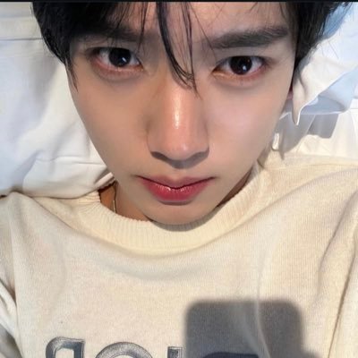 ywutazen's profile picture. nieaktywne