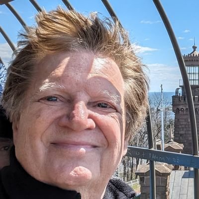 lmenten's profile picture. 