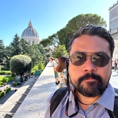 vicente9015's profile picture. Gusto por la comida🐷videojuegos🎮 la historia📚el cine🎞la música👸