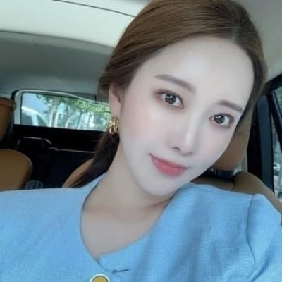 reina7563416256's profile picture. 