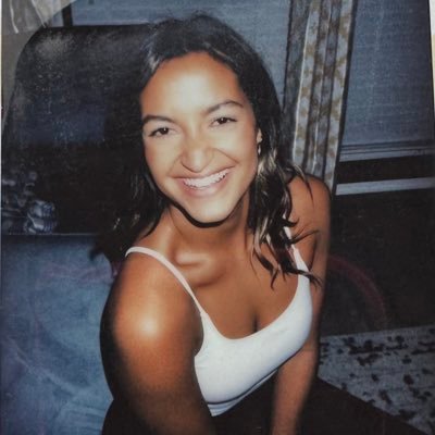 nahshoniaz's profile picture. 