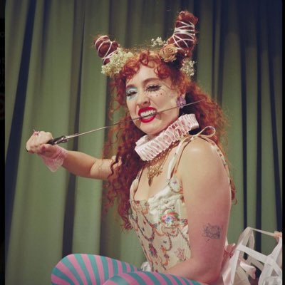 26 • she/her •  Midwest Princess • silly goose