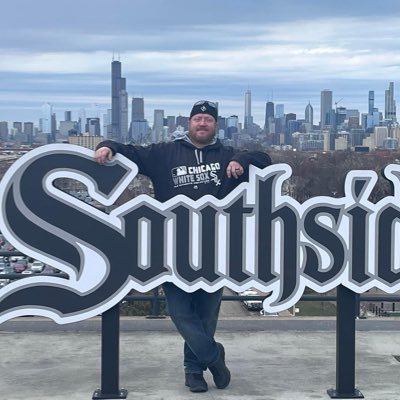 Navy Veteran. Race car driver. @FutureSox podcast “Hot Takes and Heaters” co-host, talkin everything #WhiteSox. Like dogs more than I like most people.