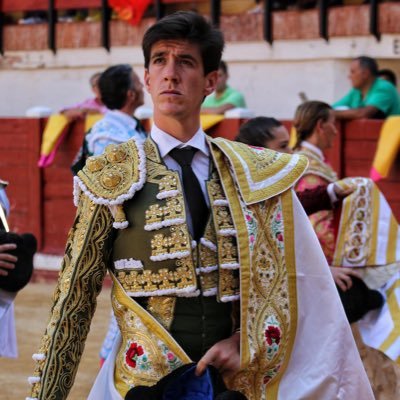 Twitter Oficial del Matador de Toros Esaú Fernández.