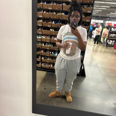 Prezident_T's profile picture. Pvamu 27’. “Hustle hard ain’t no such thing as luck 🤞🏾💰”