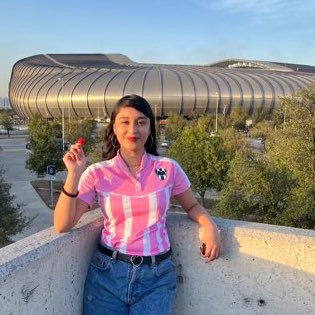 EL universo conspira siempre a mi favor 🪐 insta ; jenniferaracely