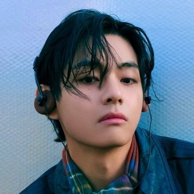 Hello (𝐑𝐏) #KimTaehyung from 𝐁𝐓𝐒 Official  page 👉@bts_bighit 👈 https://t.co/w6ARQ2wenv