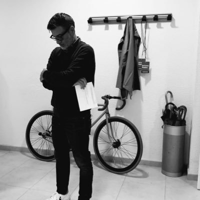 Triatleta retirat, encara ciclista i sempre advocat. Militant del #PSUC. Diputat a @parlamentcat per @somcomuns. He estat alcalde a l'Ajuntament d #ElPrat