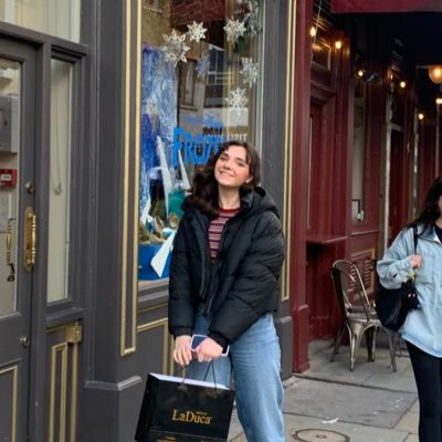 sophlupton's profile picture. 24 | pcol 25’