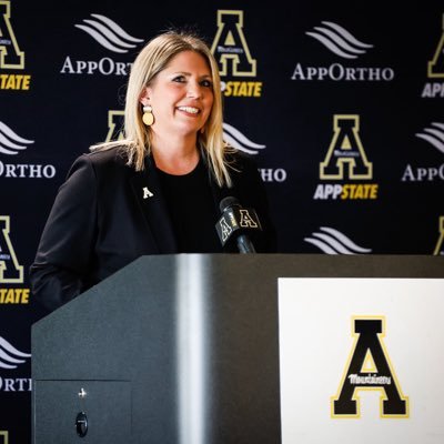 Head Women’s Basketball Coach at App State. Passionate about developing people and players! 💛🖤