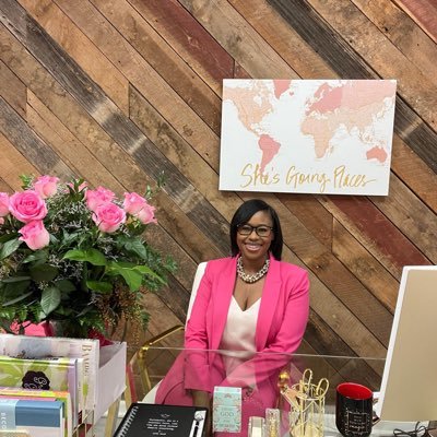 Owner of Ambitious Girl Avenue | LifeCoach | Speaker | Trainer | I help women confidently GrOw through, up, on and forward personally to succeed professionally.
