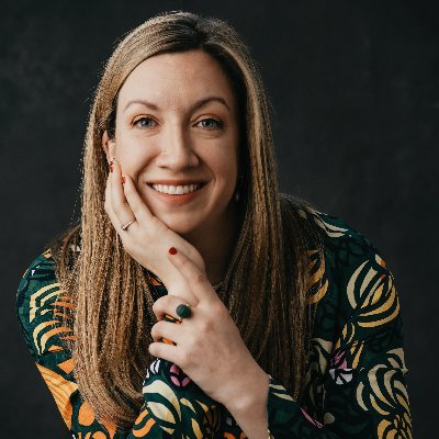 Associate professor @UMassJournalism studying journalism + gender + tech | Alum @MUJSchool, @UTJSchool, #altweeklies | Podcast addict | 🐶 + 😻 mom | she/her