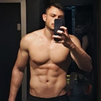 6'4 Elite Fitness Coach helping busy professionals get fit and lose 30 lbs in 12 weeks / 10 years of fitness / 5 years in the army