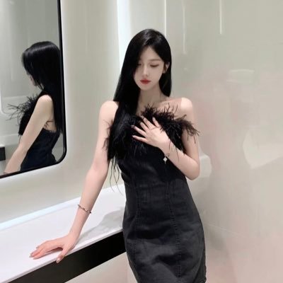 sambodho_rachel's profile picture. berbaiklah pada saya jikalau itu perlu.. atau benci saya itu lebih bijaksana..
