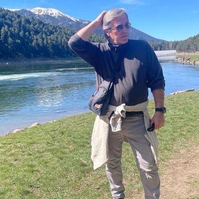 Catala conven¢ut,
Ahir…. democrata… avui… LLIURE. Sense migdiada no soc ningu...
Si ara no lluitem... Estem morts!!!