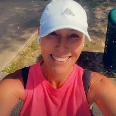 ma_gigi9623's profile picture. Somebody’s bombass Gigi, somewhere between 90’s hip hop and Proverbs 31, 🏃‍♀️.,No 🐱 🐠