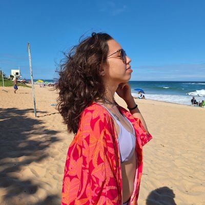 perfil dedicado a reclamações sobre a faculdade (sim não terminei ainda), trabalho, vida adulta, coisas bobas da vida e também surtar pelos meus favs👽⚡