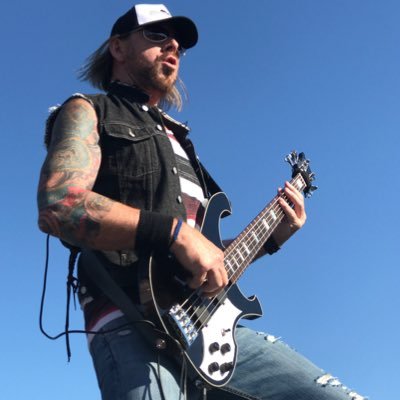 Musician / Entrepreneur. Guitar, Bass 4 Hire Stage & Studio. Bass @ https://t.co/G62r7X22zw, Nashville Based. https://t.co/bIyw7N6SLx 🎶💥