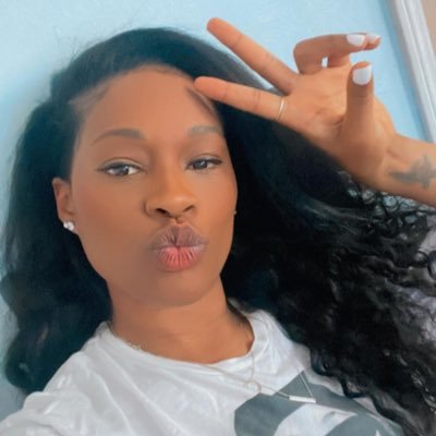 Charlotte_Jane0's profile picture. 