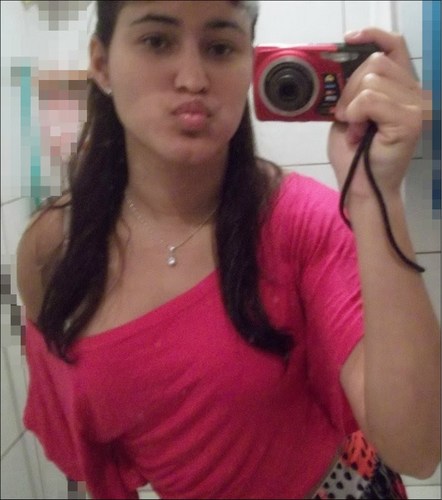 Rubro-Negra De Coração *-*
Chata ◦ Sincerα ◦ Ciumentα e ( Apaixonada Pelo @c11ro ♥ )