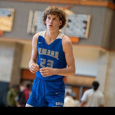 6'7 rabun county high school 
@WorldSMASH2
team S.M.A.S.H Gray 16u