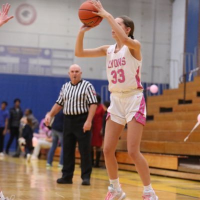 fionamsullivan's profile picture. Lyons Township ‘26 |  5”10  🏀PG / SG