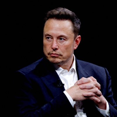 CEO of space X Tesla founder Elon professional account help 10 thousand people’s a day to found there success
