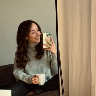 ariaobispo's profile picture. No soy funny jaja, pero capaz soy funny jiji 🫣