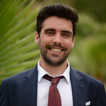 Sinceramente só criei uma conta de Twitter para falar mal e deitar abaixo, sinto que isto não é rede social para andar cá com elogios.