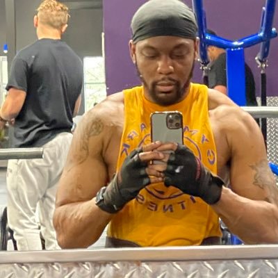 Educated black man in IT that works out. Your favorite scientist. Only here for the laughs #lakeshow ✭ #cowboynation.. ✭ #BlackTechTwitter IG: urhyness_