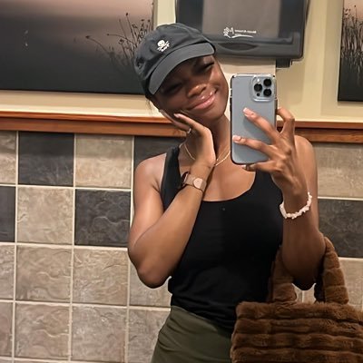 princess. flourishing. twenty-six. 🥂 atl4L. just a girl.
