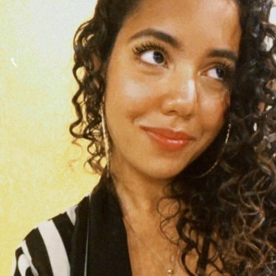 rayaradeoxum's profile picture. até aí tudo bem!