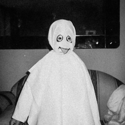 juanpedrotc's profile picture. hago cosas (generalmente en blanco y negro).