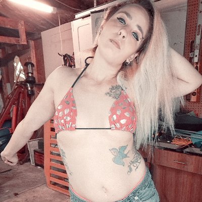 ⚠️🚫18+⚠️NSFW⚠️ sk8er chick classic car junkie! ADHD MILF tatted b movie tomboy! NO PPVs OF! Daily Posts! ⬇️Check out my links⬇️