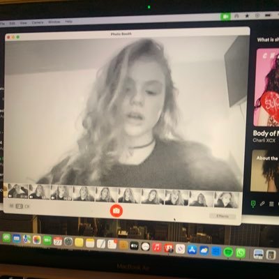 XtipsLinu36073's profile picture. Chicago made, Texas raised. Interpreter in the making. Fuck Greg Abbott.