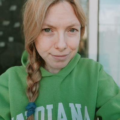 Wife/cat-mom/sister/aunt/empath/E.T. ambassador
i choose to 😁, 😂 & ❤️ life.
I 💜 🎶/🎨/⛈️.
ENFP ♎️🌞♋️🌙♒️↑
Let's be friends! I block bots.