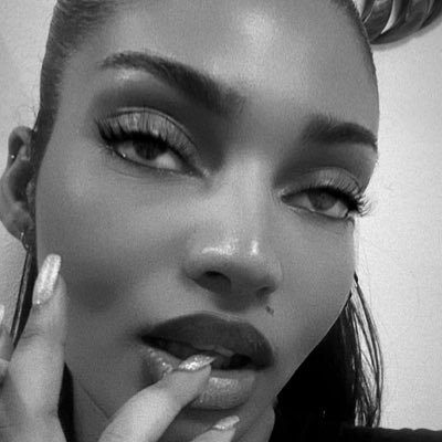 ninanavyy's profile picture. Le Chemin de la Reine. JAH9 . For education & a roof over every child’s head