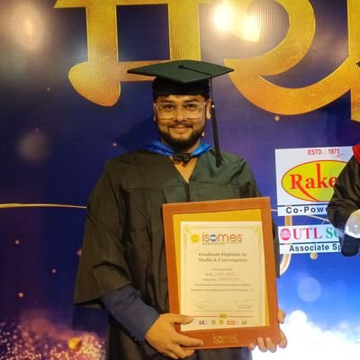 KritiAtul's profile picture. लिखना शौक है... बोलना पेशा... सोचना आदत।

मेरे यूट्यूब को सब्सक्राइब भी कर दीजिए