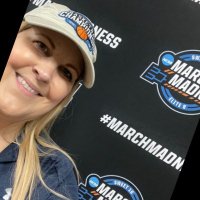 Jennifer Gunderson (@jenafurgee) 's Twitter Profile