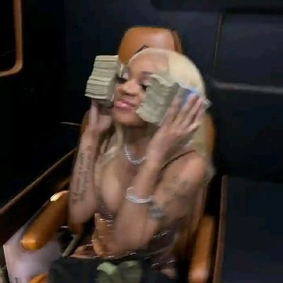 Adaku21's profile picture. 🤑🤑