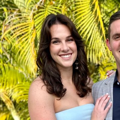 JessScofieldMD's profile picture. lover of books and good seafood