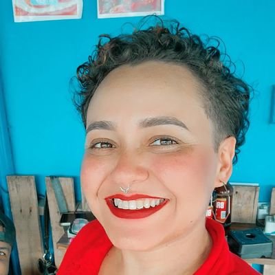 Escrevo cartas pra Jesus. ❤️🔥
Empreendedora, professora especialista em sobrancelhas, depiladora, massoterapeuta.