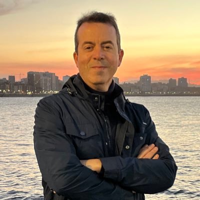 Economista y escritor. Viendo el lado bueno de las cosas desde 1969.