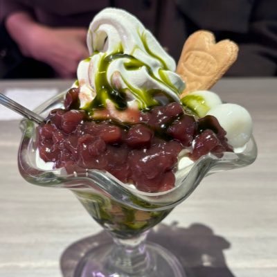 hcebBzKqOJniiH7's profile picture. 
