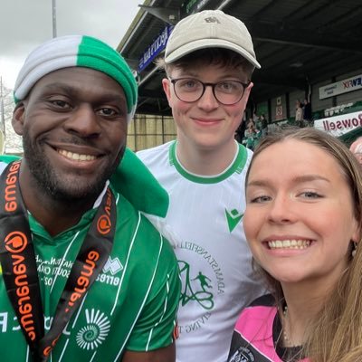 elliepullenn's profile picture. 💚