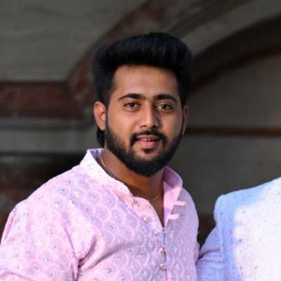 YagnaPatell's profile picture. I’m a compressed pack of super power in an extremely handsome package✨