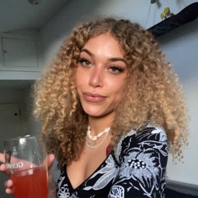 Witty, pretty and tall? wow | German & Jamaican 🇩🇪 🇯🇲